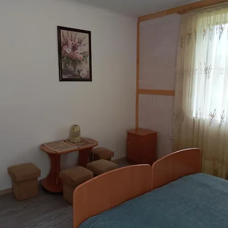 Садиба Древоцвіт Guest house *