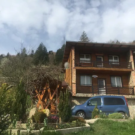Садиба Древоцвіт Guest house *